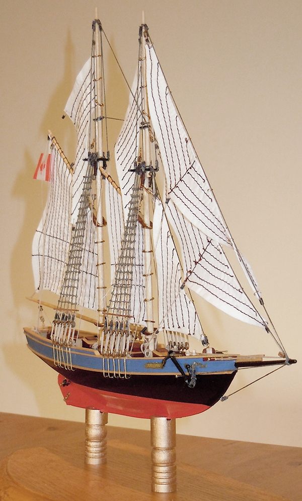 Image of Scale 1:135 Bluenose II Constructo