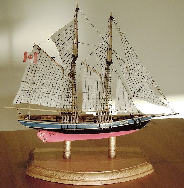 Image of Scale 1:135 Bluenose II Constructo