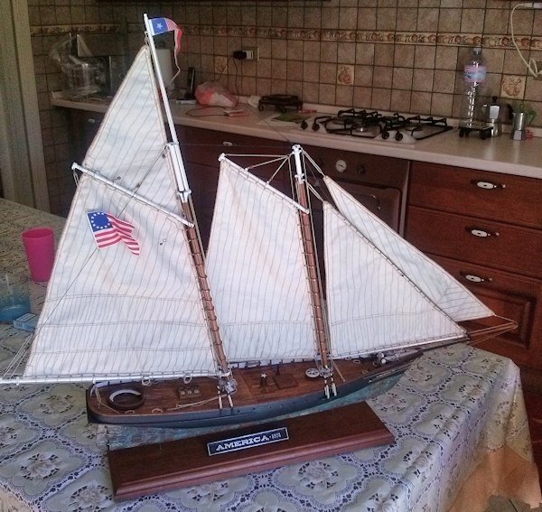 Image of Mamoli Yacht America 1:66 Scale