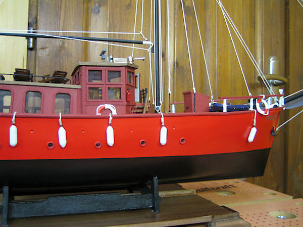 Image of Scale 1:43 Mantua Trotamares: Sailing Motor Yacht